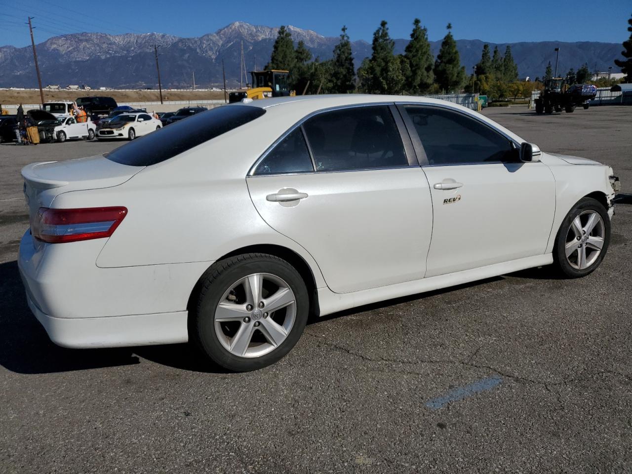 2011 TOYOTA CAMRY