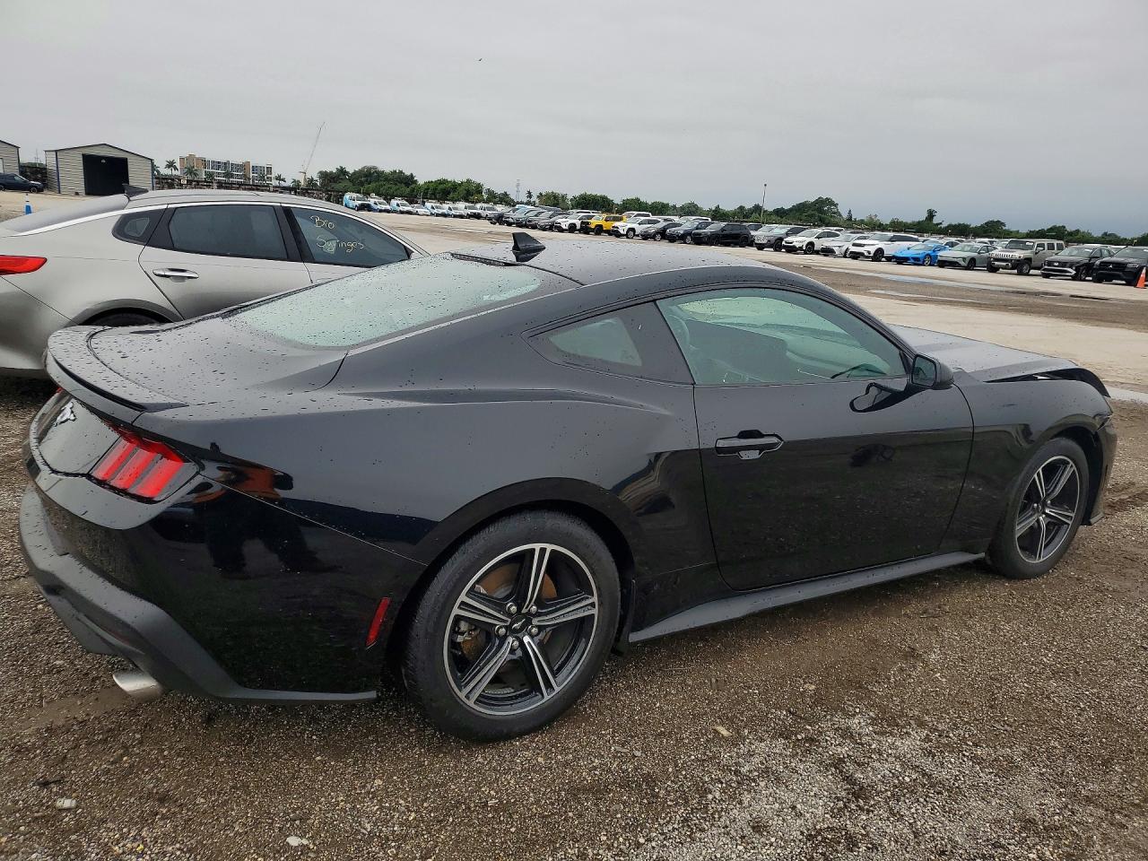 2025 FORD MUSTANG