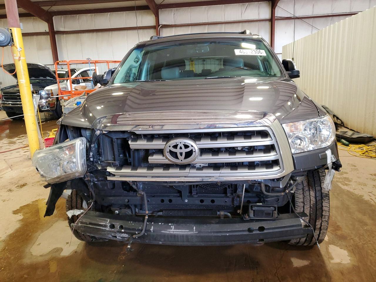 2011 TOYOTA Sequoia