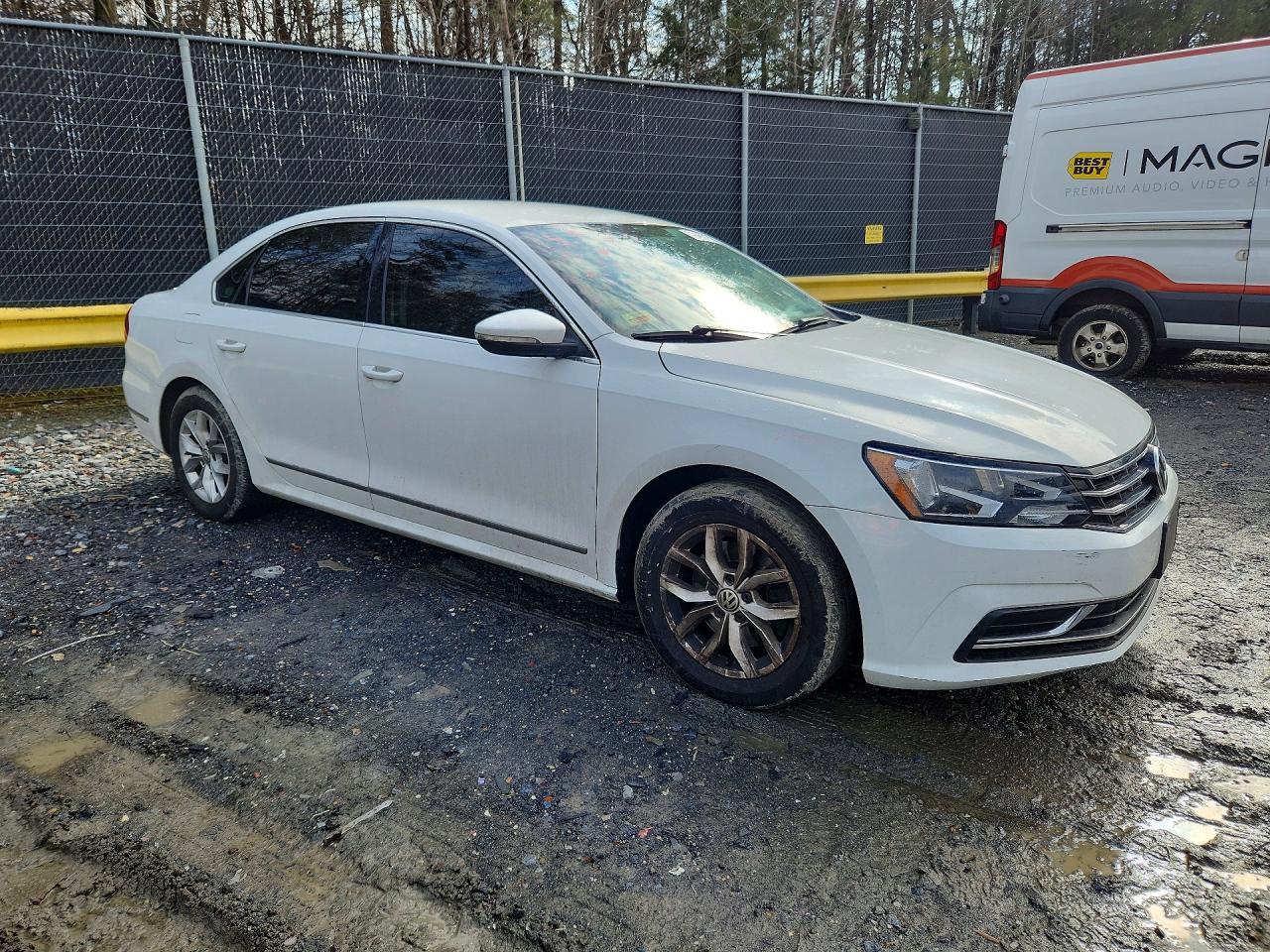 2016 VOLKSWAGEN Passat