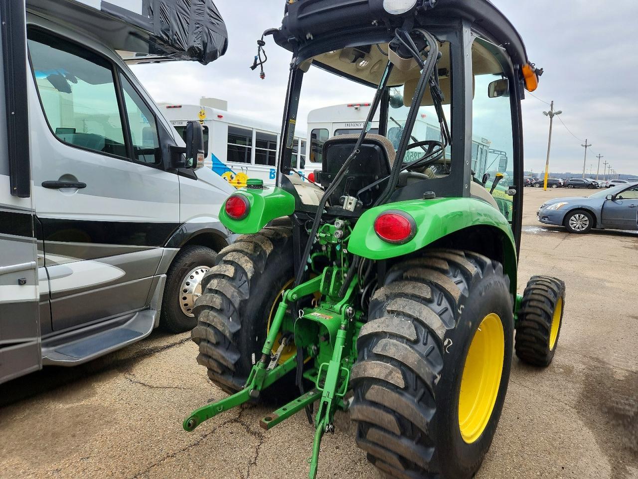 2022 JOHN DEERE 3033r