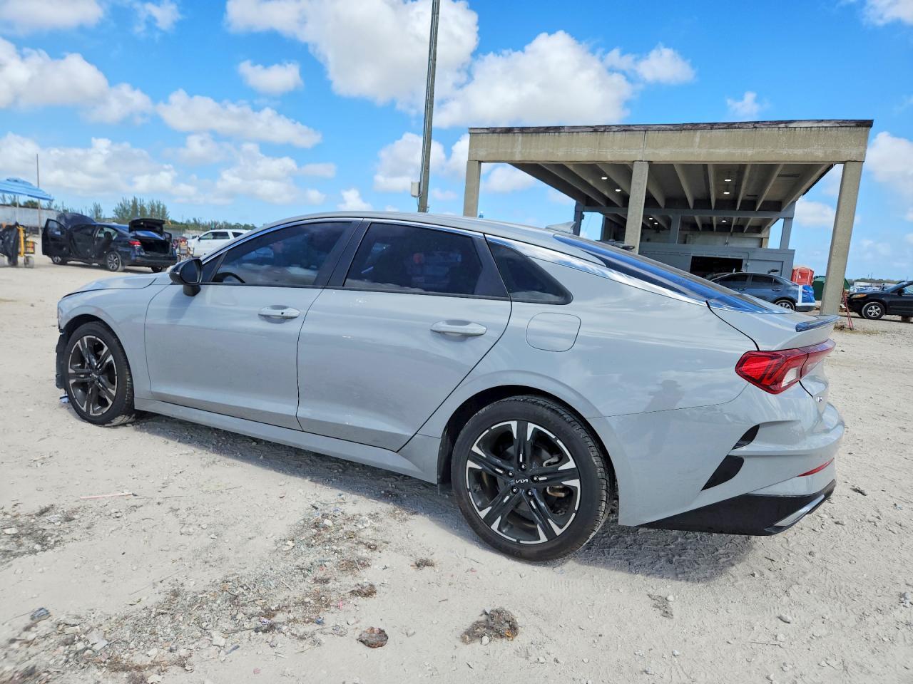 2022 KIA K5
