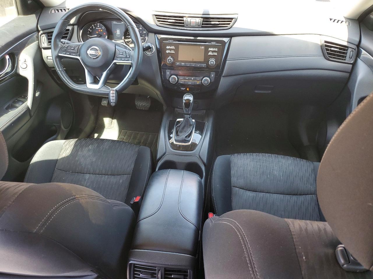 2017 NISSAN ROGUE