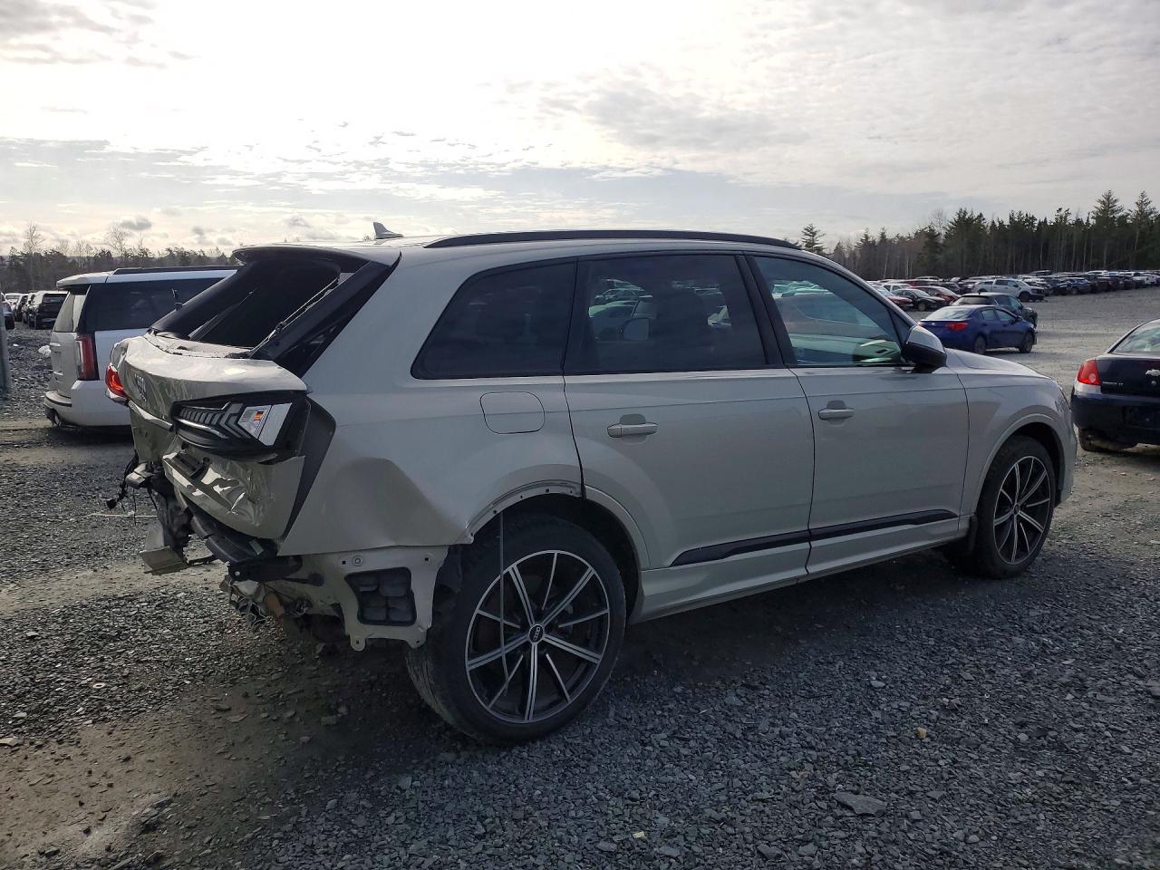 2022 AUDI Q7