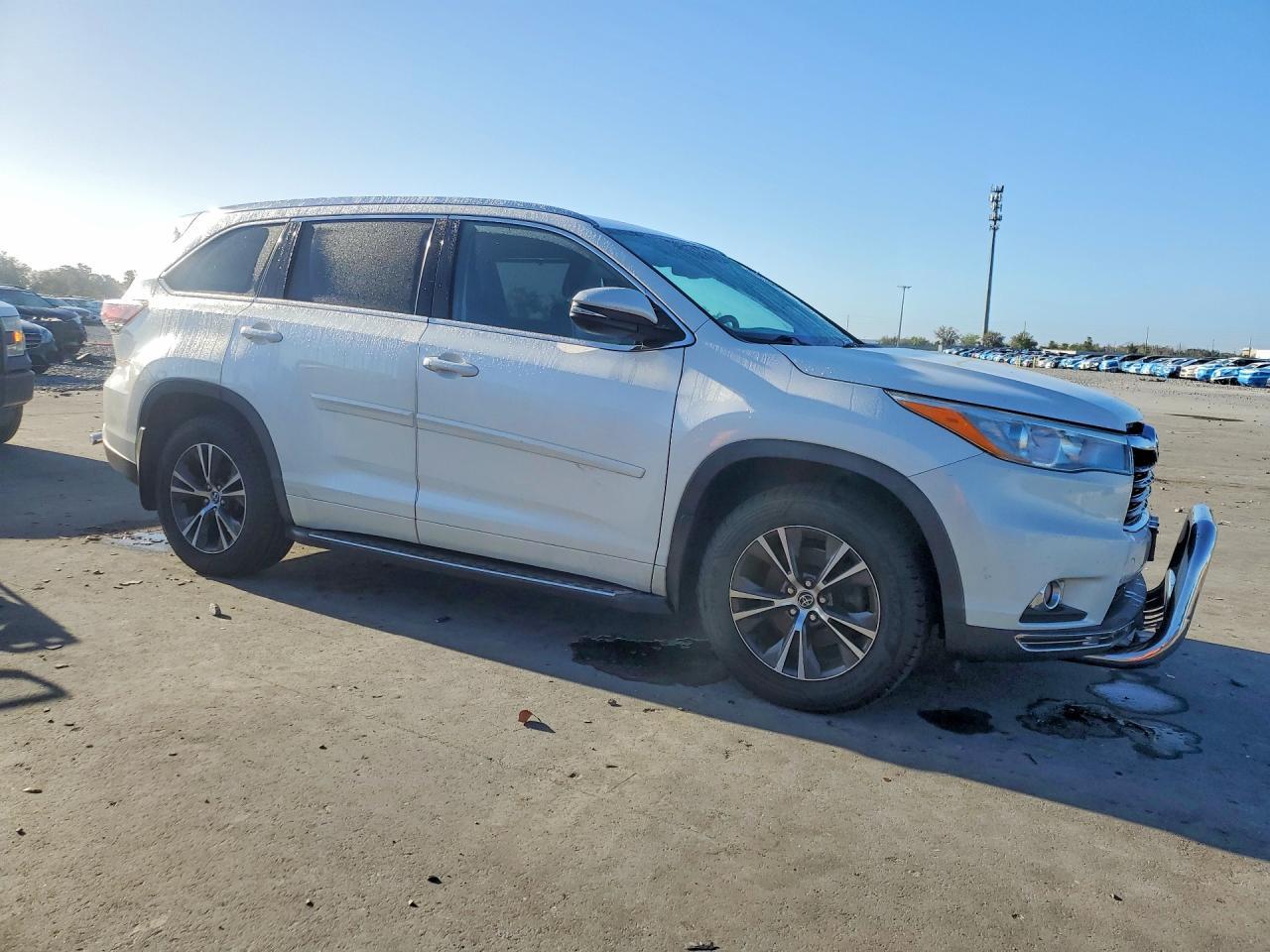 2016 TOYOTA HIGHLANDER