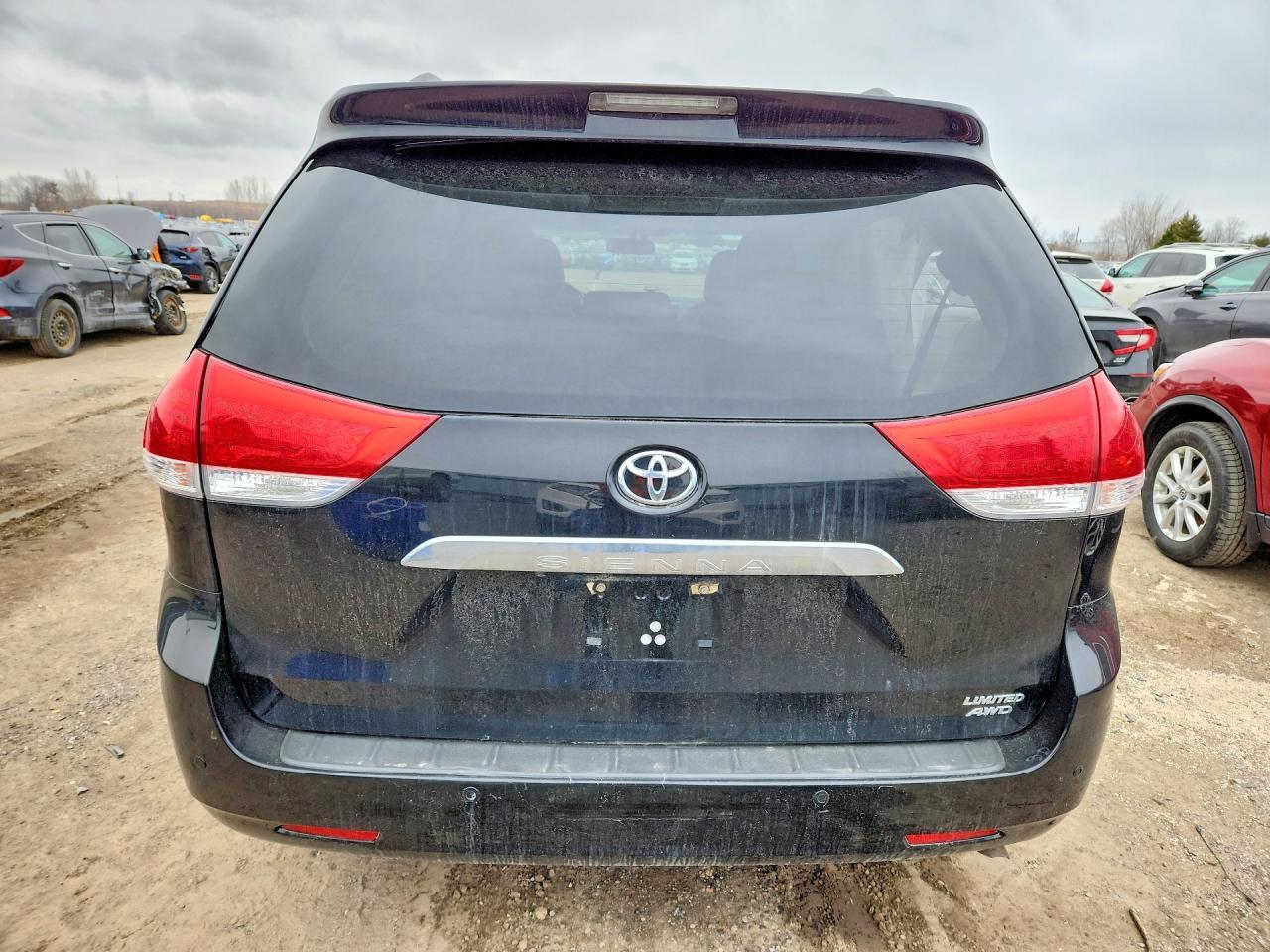 2014 TOYOTA SIENNA