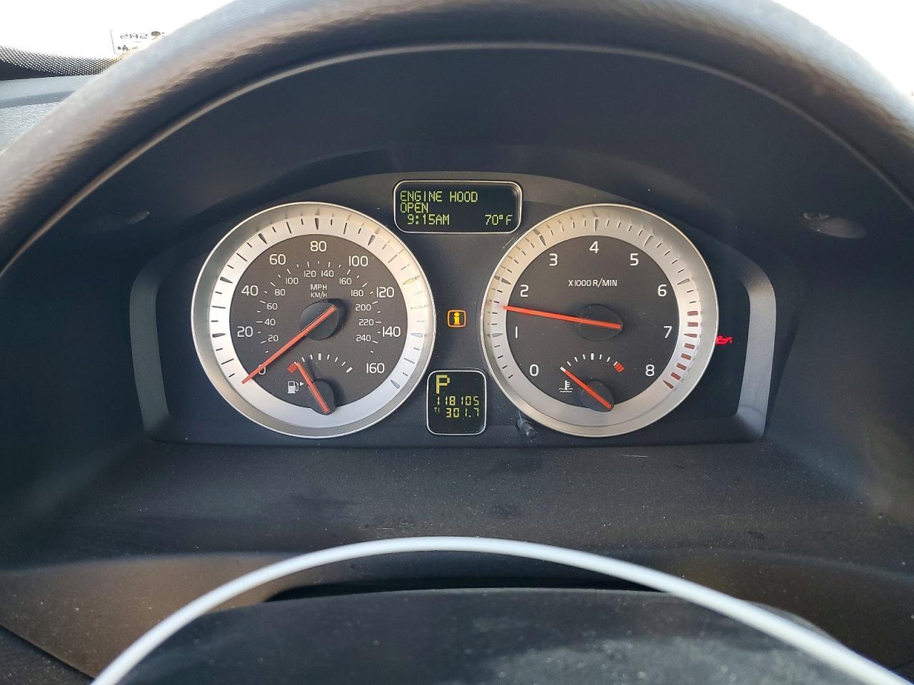 2012 VOLVO C70