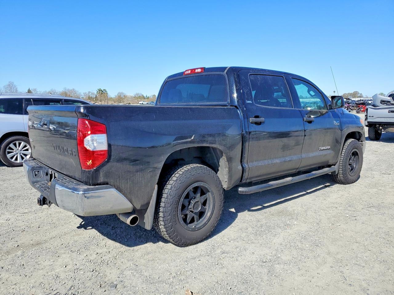 2016 TOYOTA TUNDRA