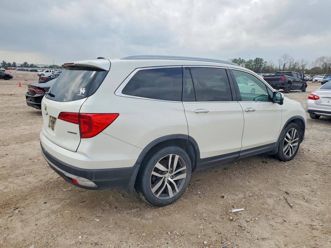 2016 HONDA PILOT