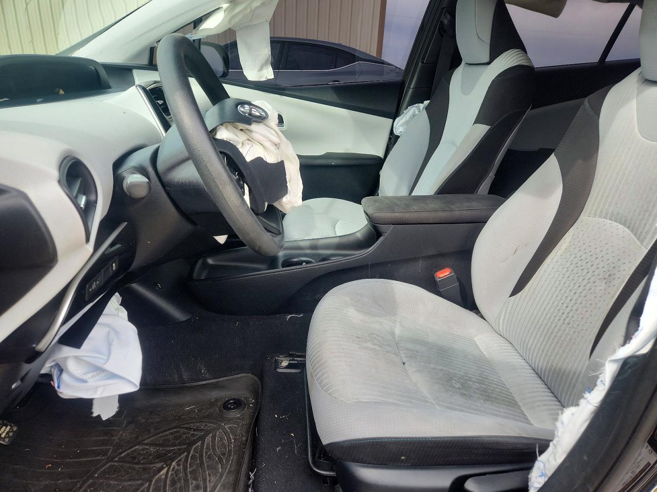 2016 TOYOTA PRIUS