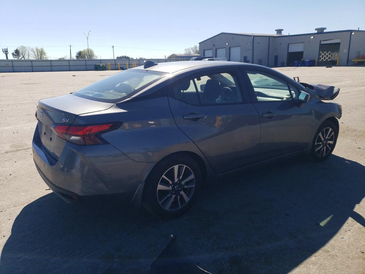 2022 NISSAN VERSA