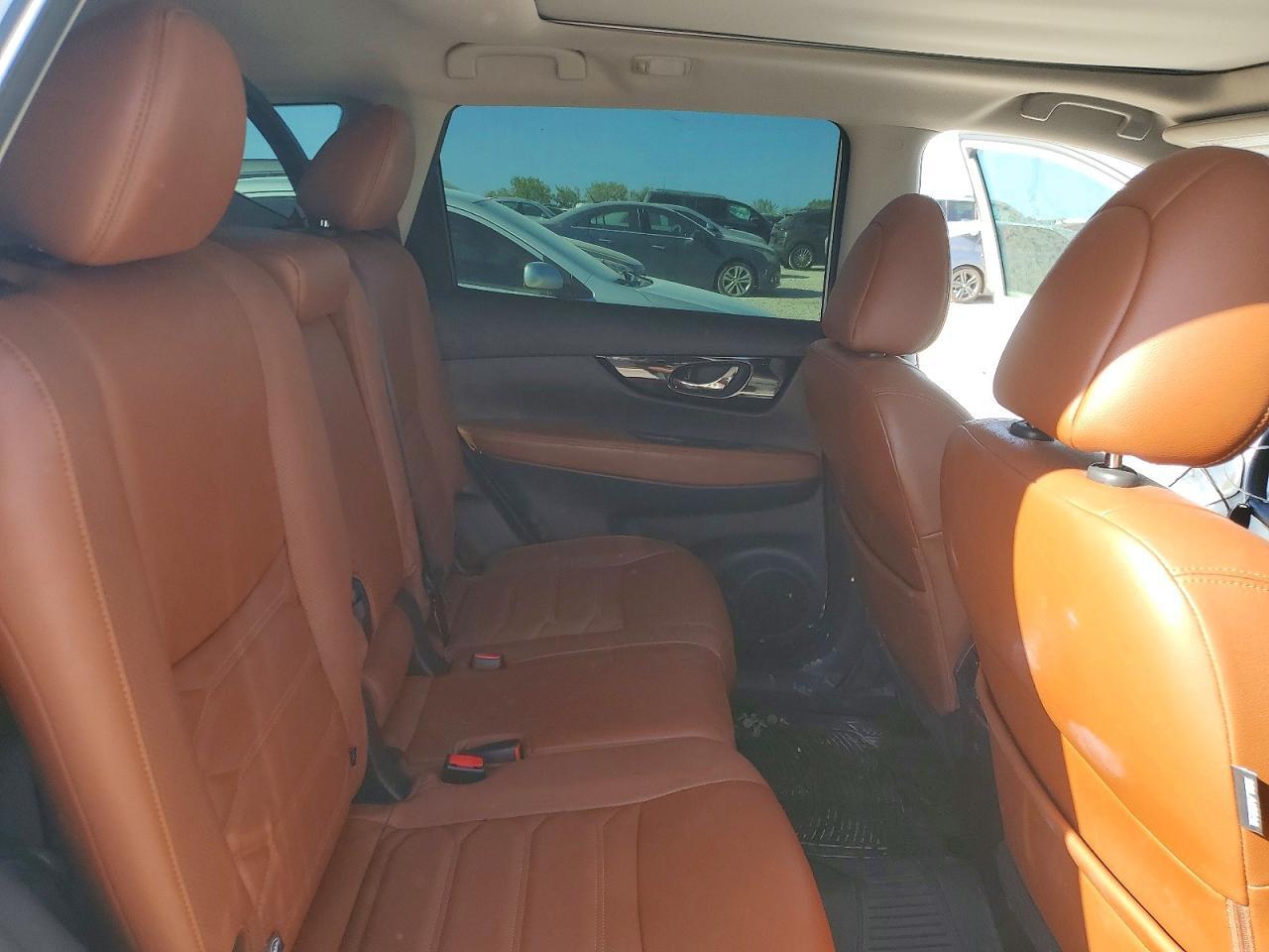 2017 NISSAN ROGUE