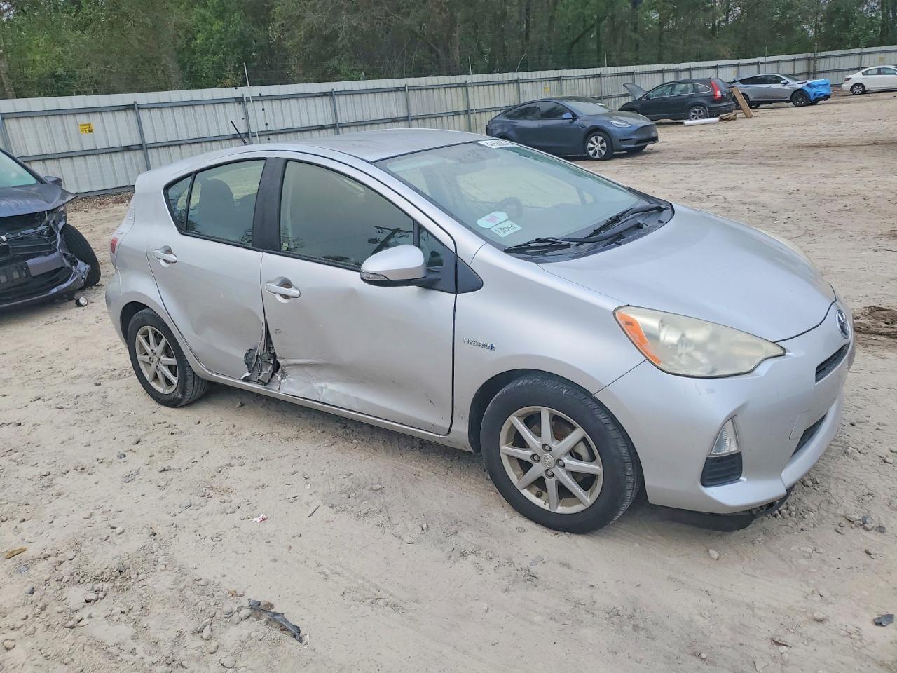 2013 TOYOTA Prius c