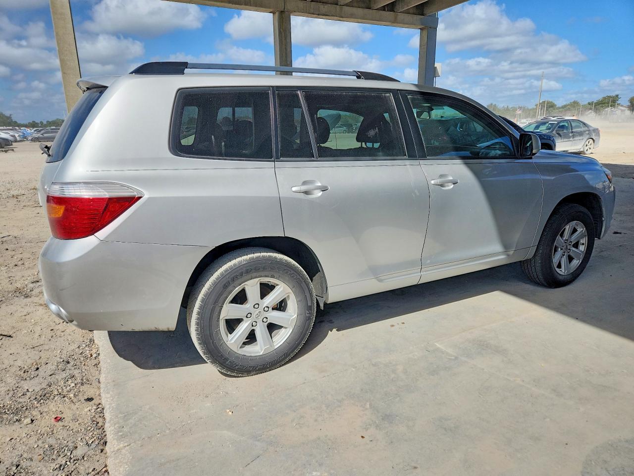 2010 TOYOTA HIGHLANDER