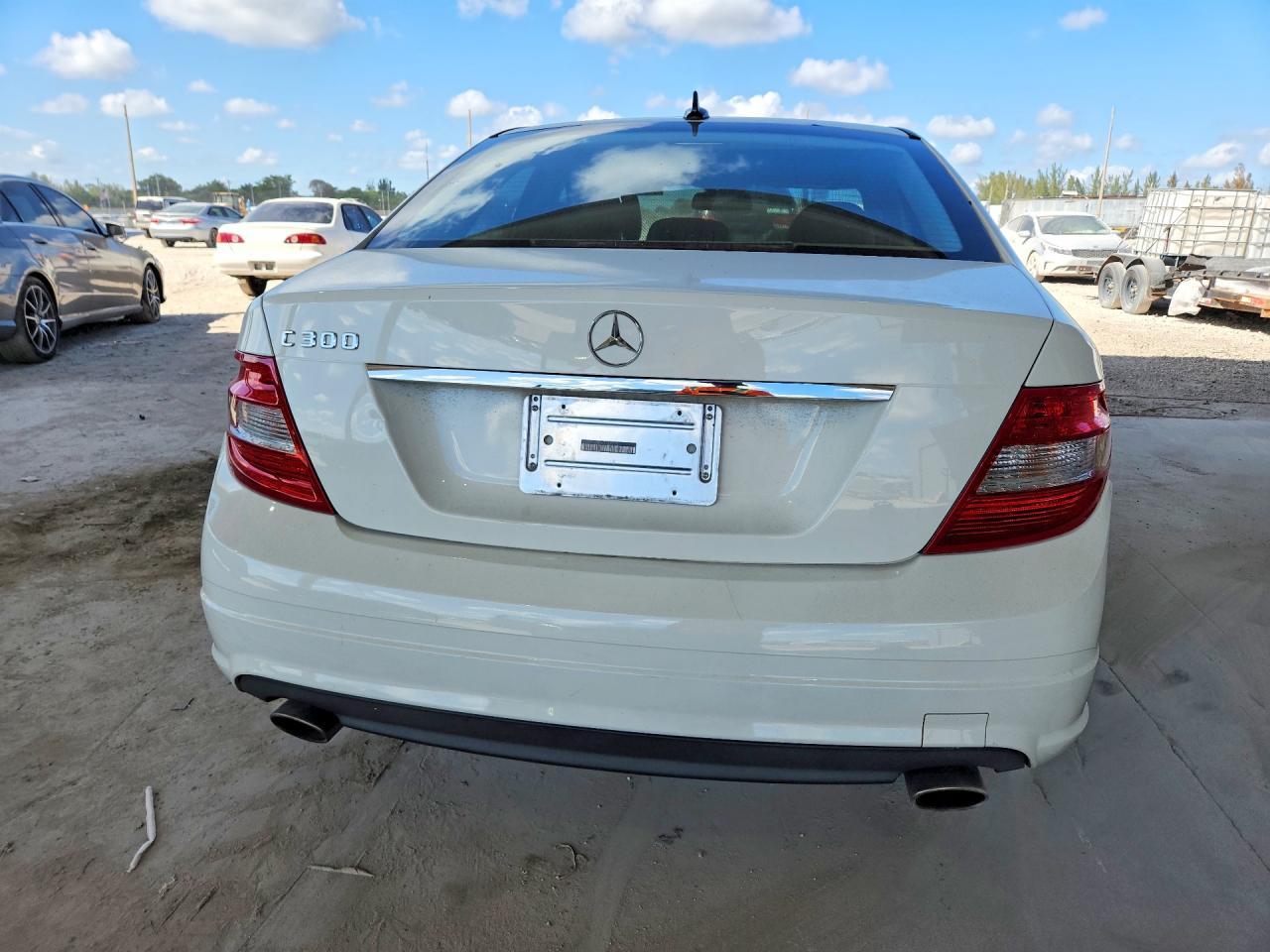 2011 MERCEDES-BENZ C-CLASS
