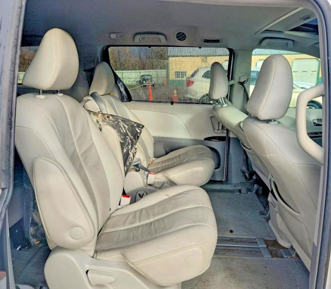 2012 TOYOTA SIENNA