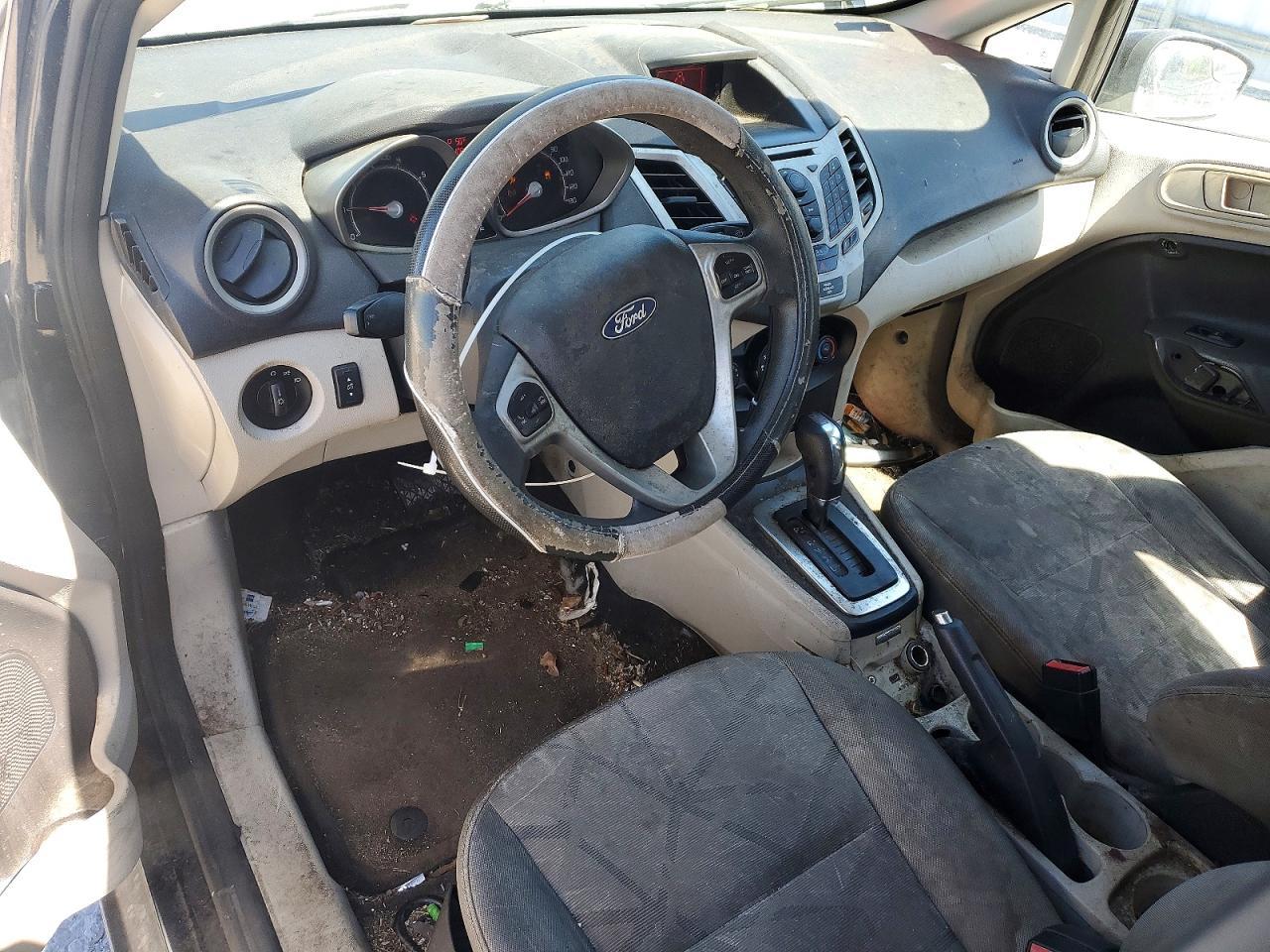 2013 FORD Fiesta
