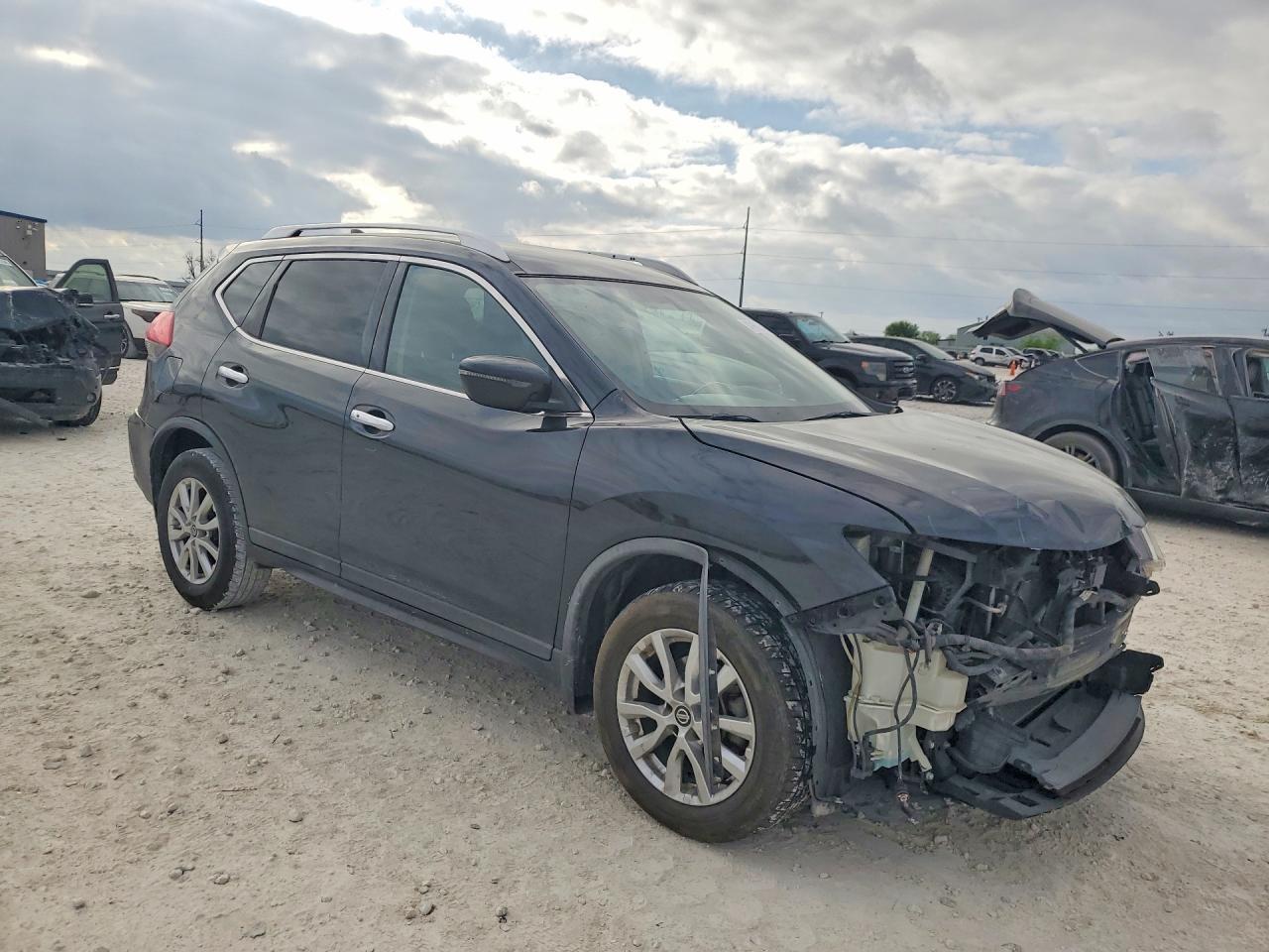 2017 NISSAN ROGUE