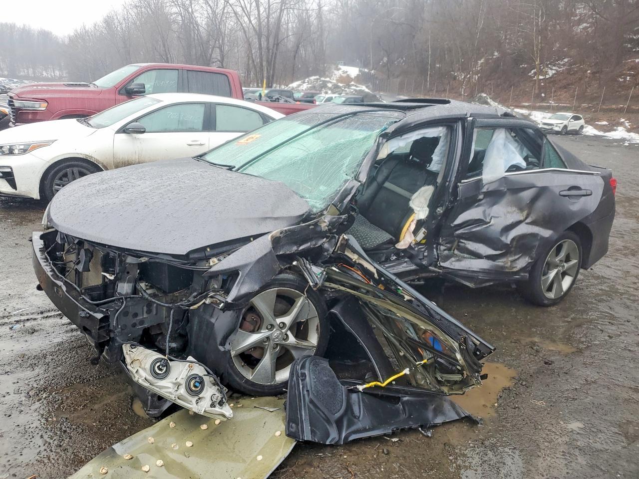 2013 TOYOTA CAMRY