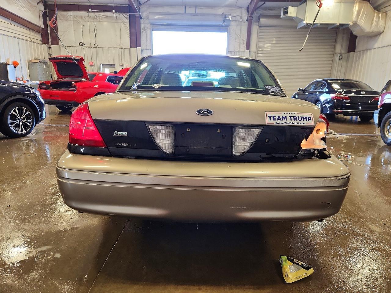 2011 FORD Crown Victoria