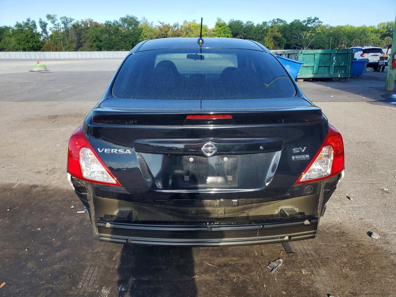 2018 NISSAN VERSA