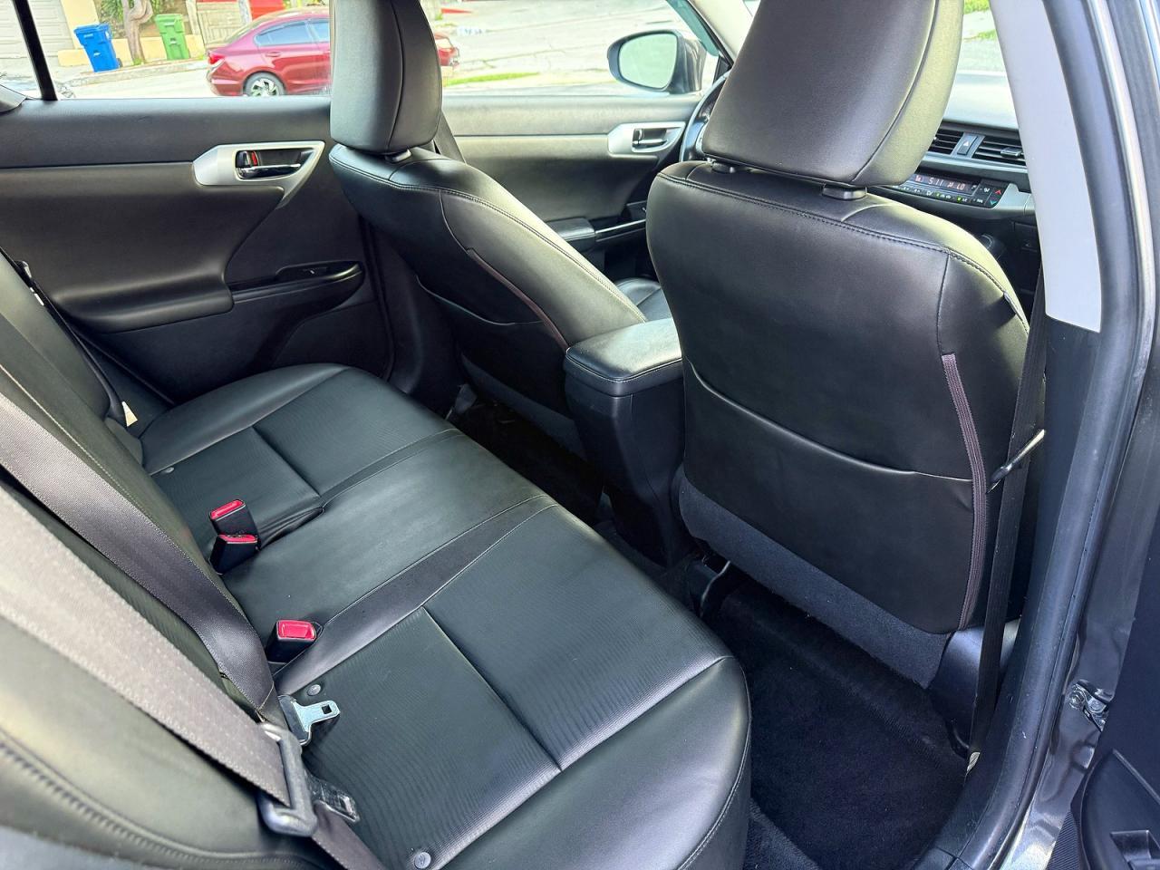 2011 LEXUS CT 200H