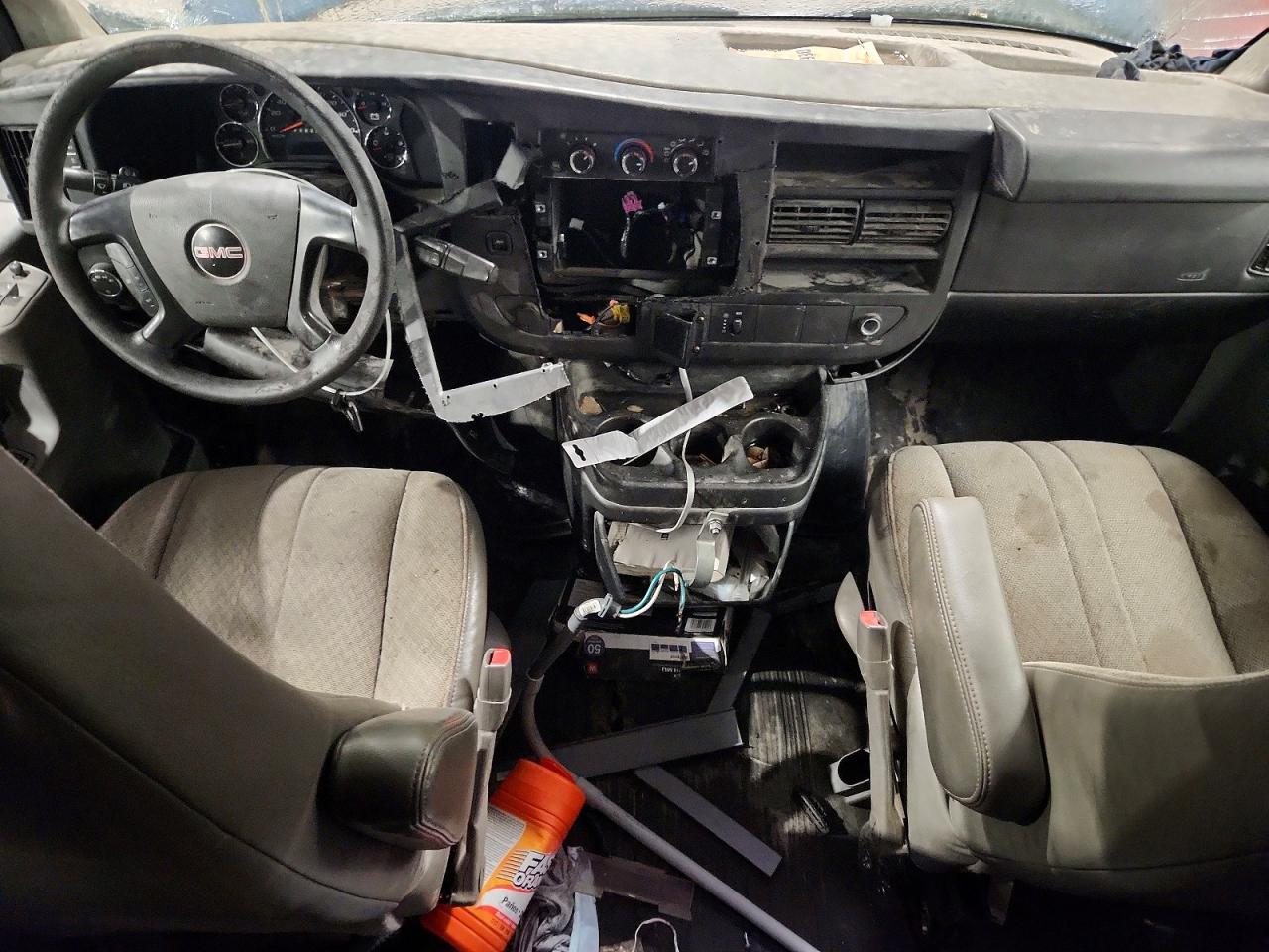 2011 GMC Savana