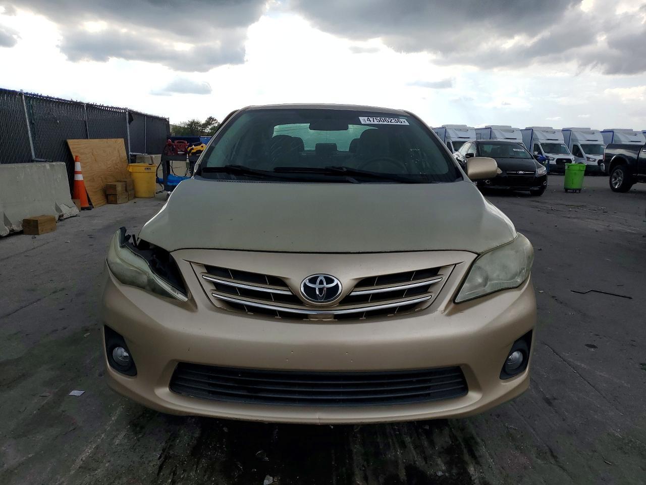 2013 TOYOTA COROLLA