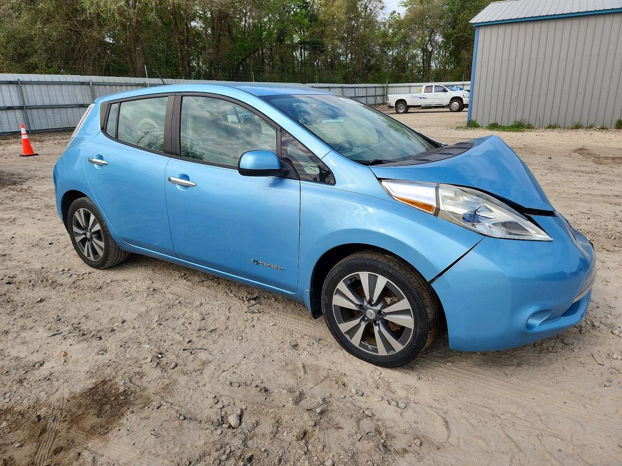 2015 NISSAN LEAF