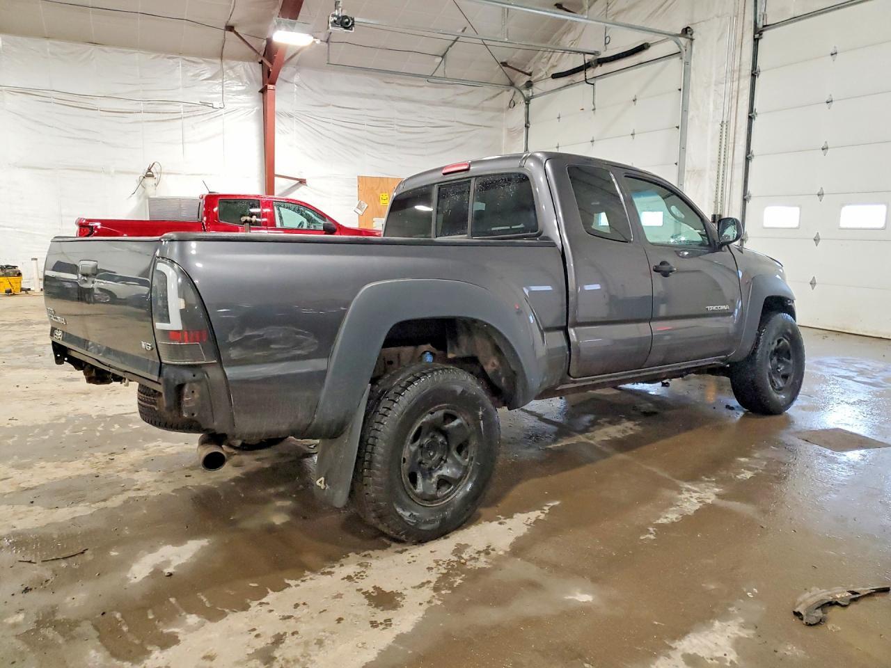 2011 TOYOTA TACOMA