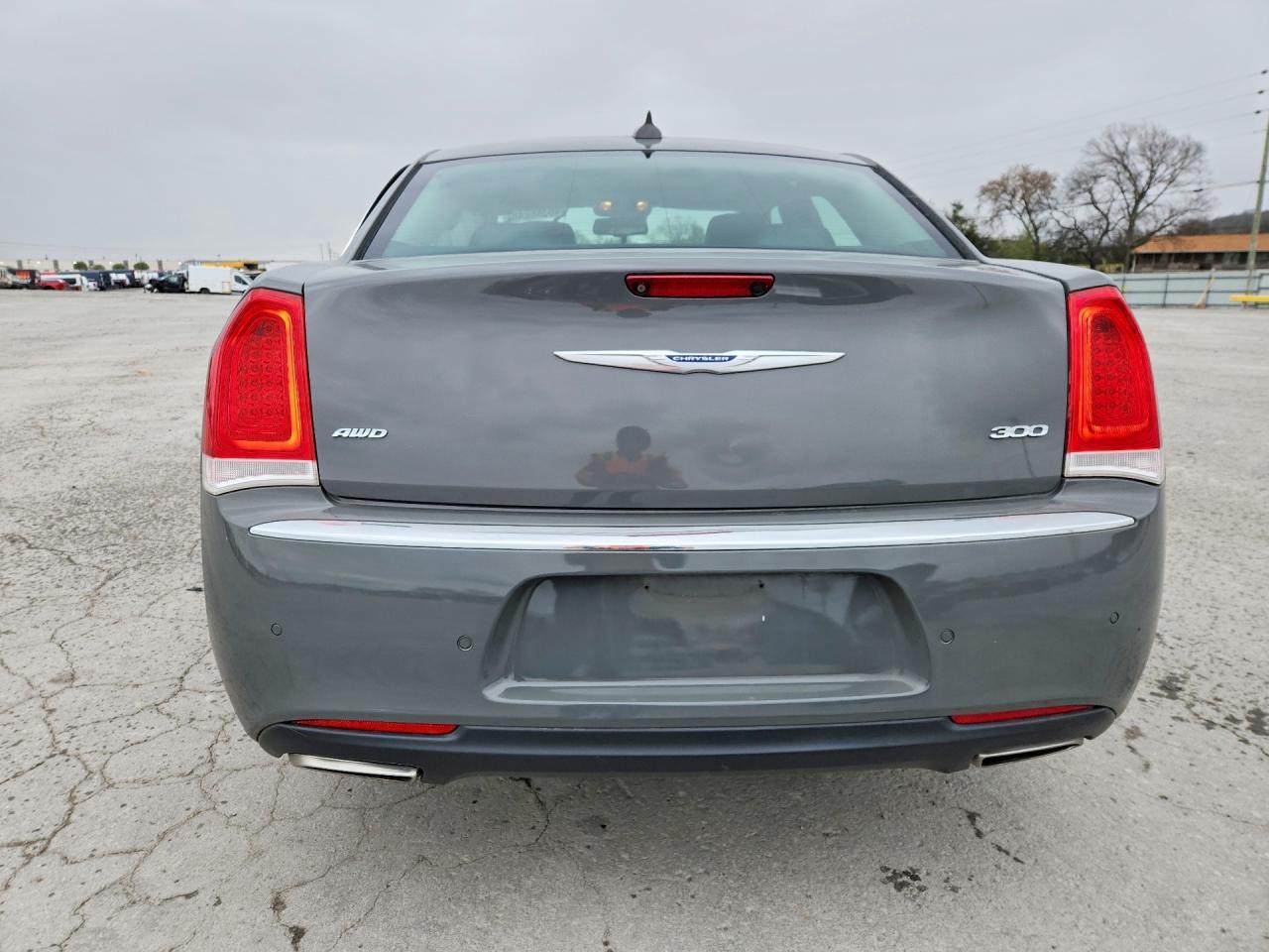 2019 CHRYSLER 300