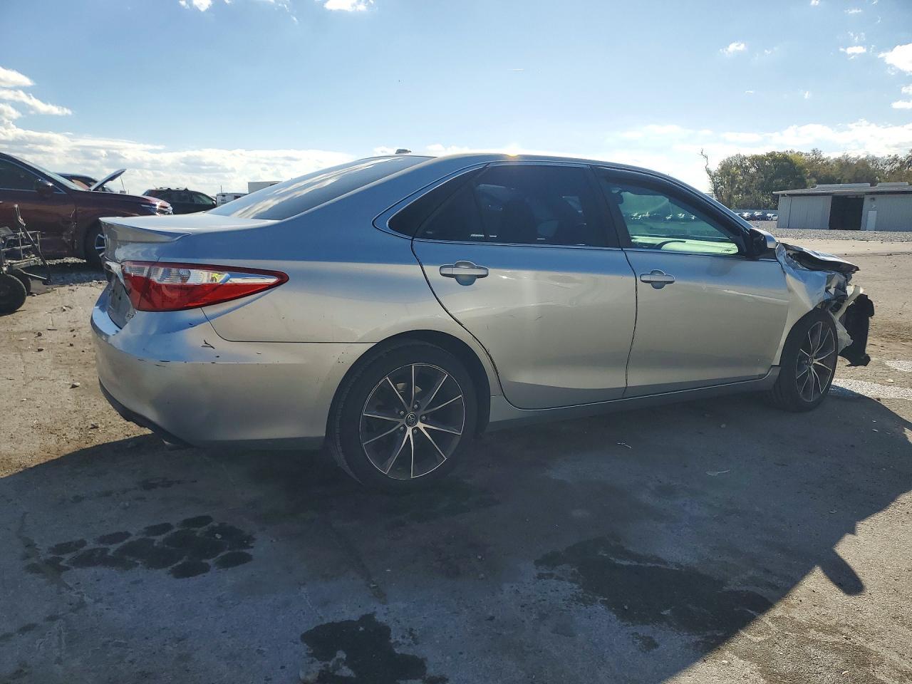 2015 TOYOTA CAMRY