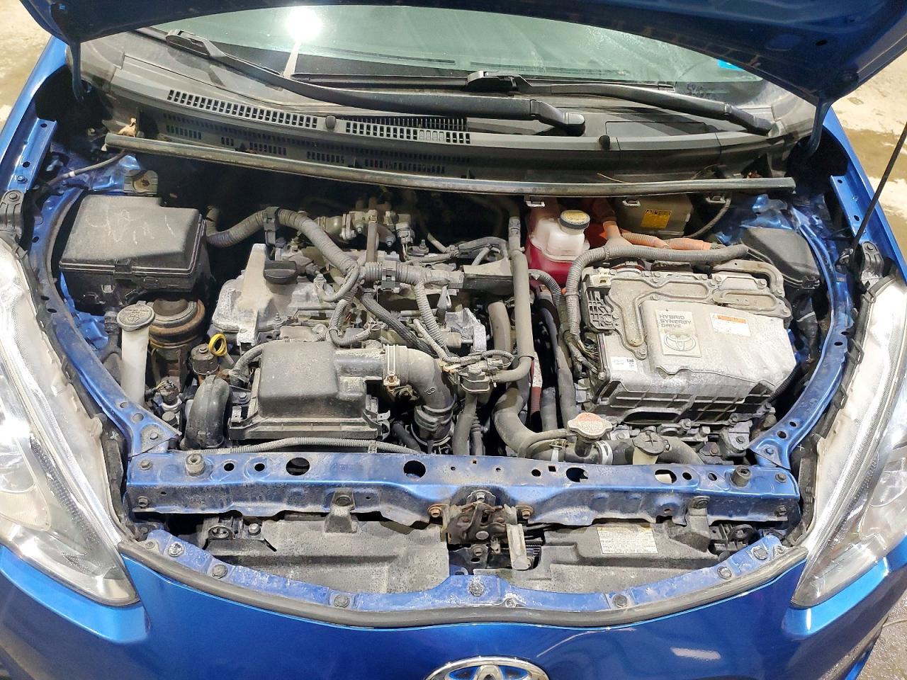 2016 TOYOTA Prius c