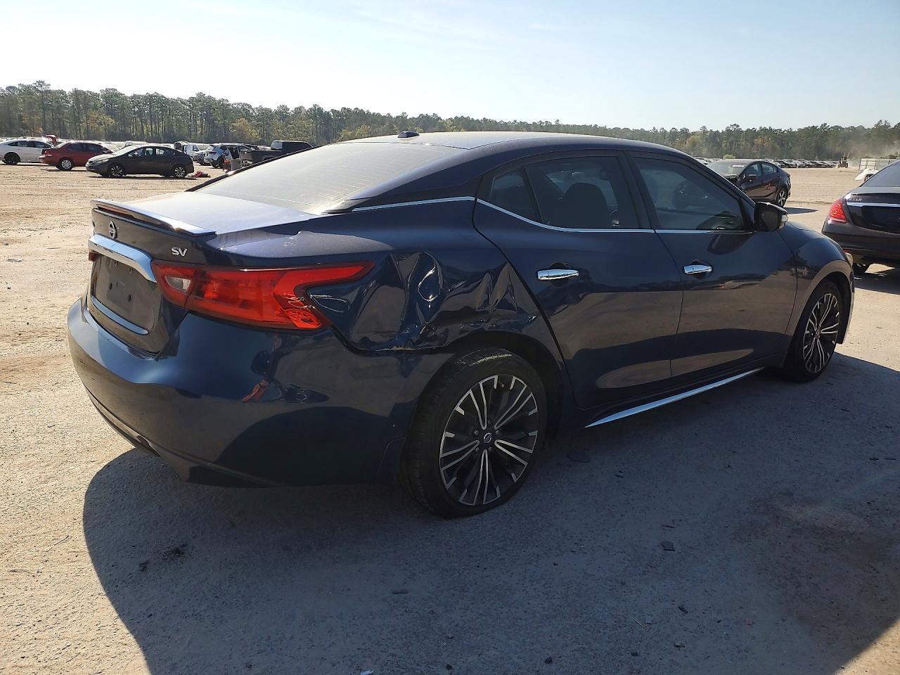 2017 NISSAN Maxima