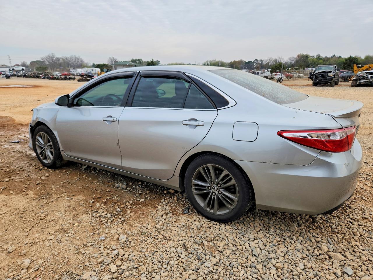 2016 TOYOTA CAMRY