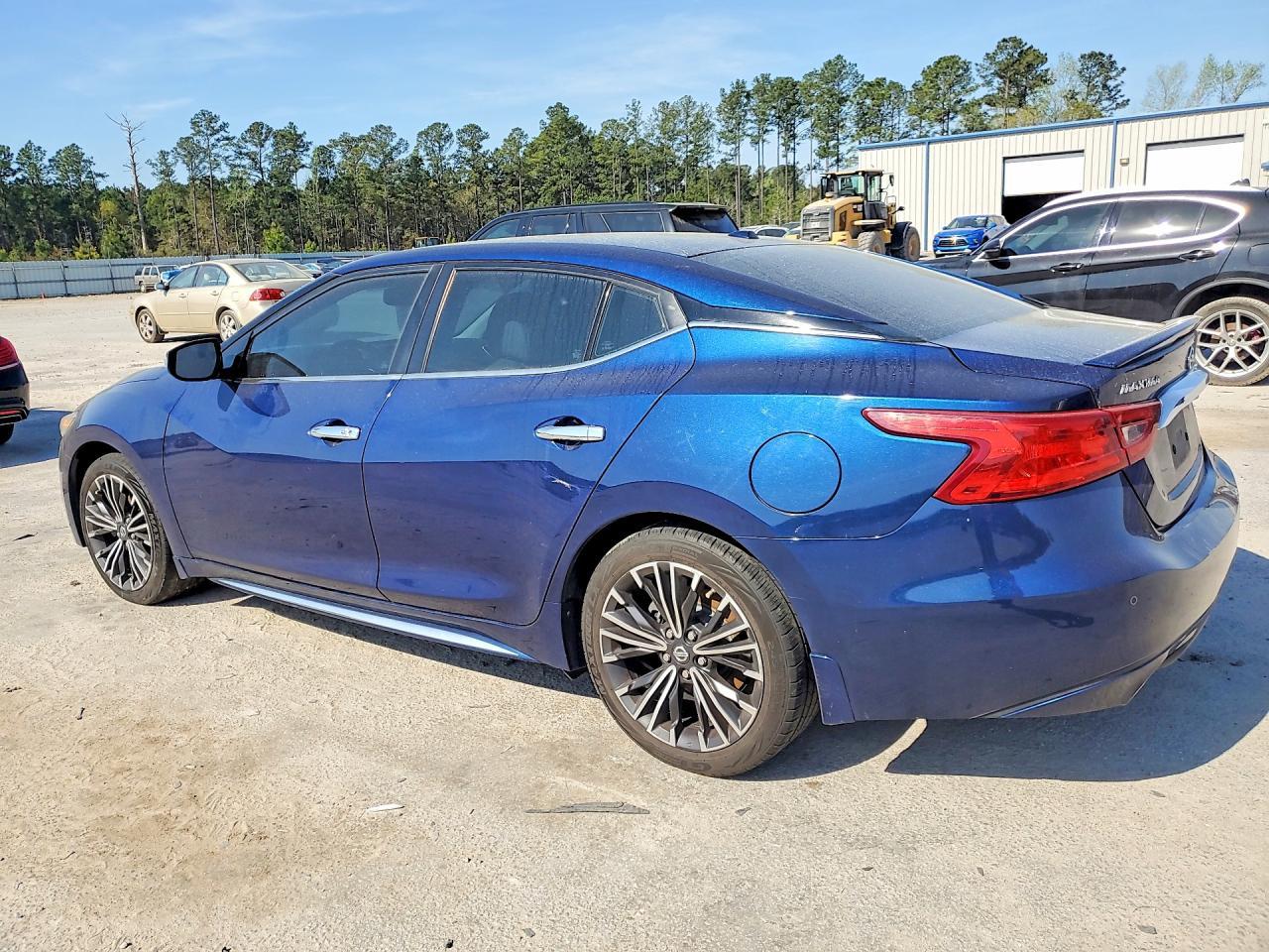 2017 NISSAN Maxima
