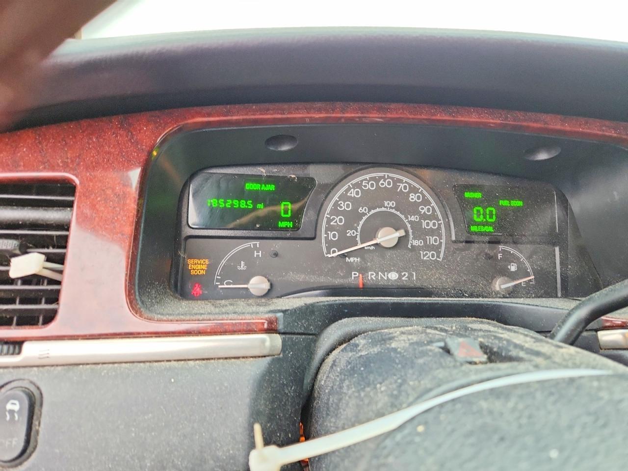 2003 LINCOLN Town Car