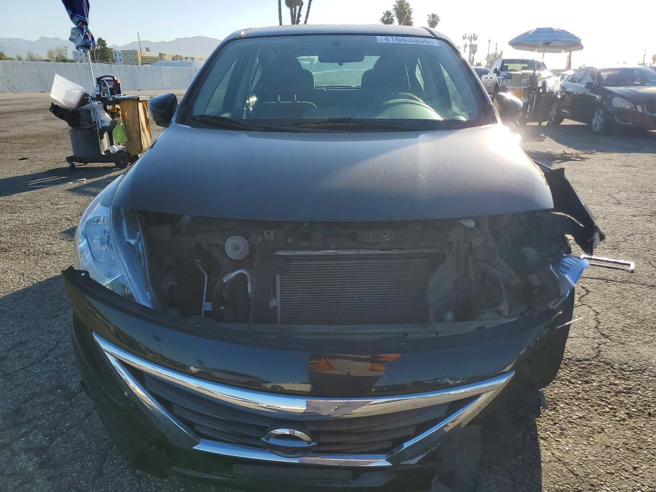 2017 NISSAN VERSA