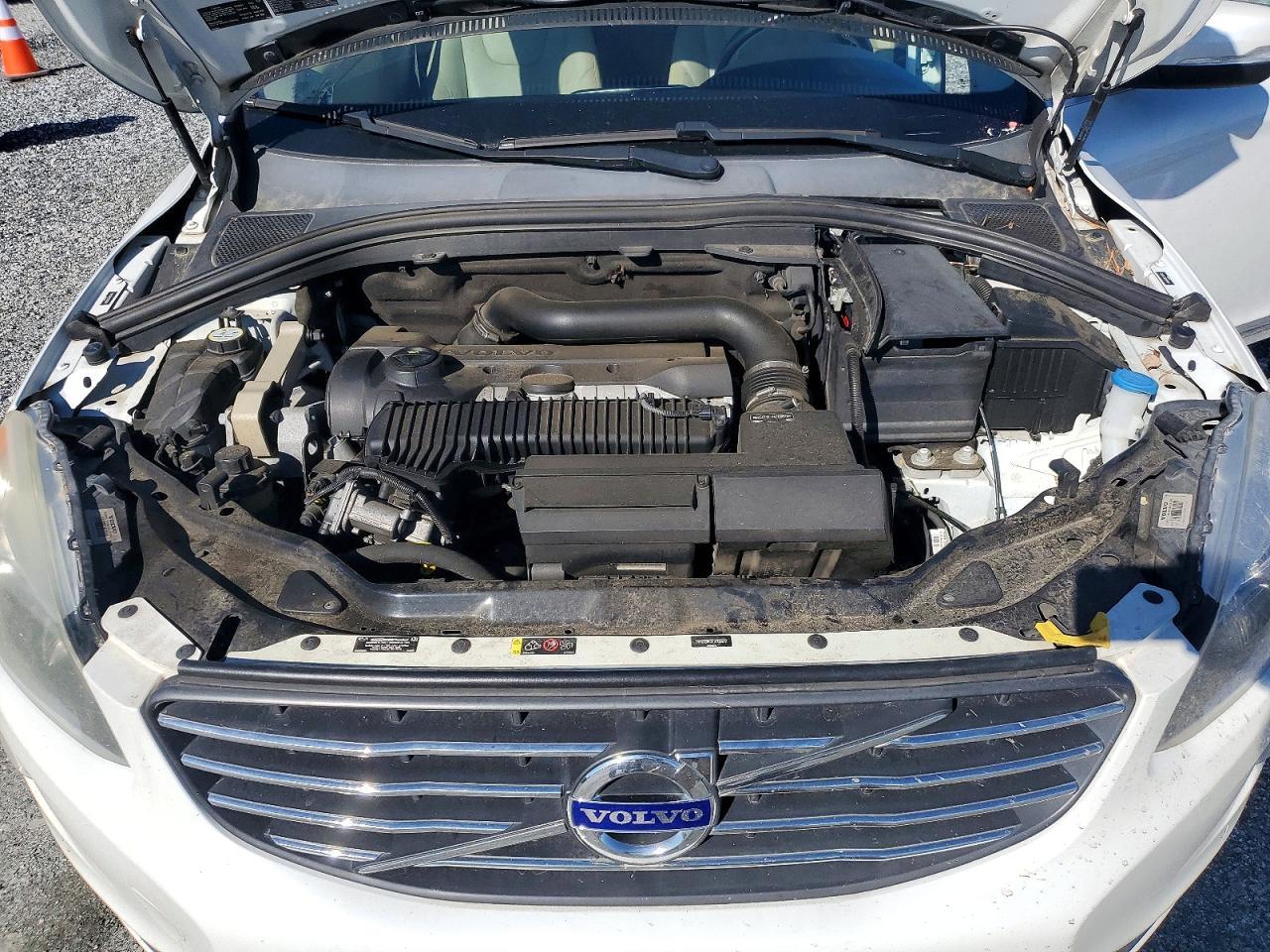 2015 VOLVO XC60