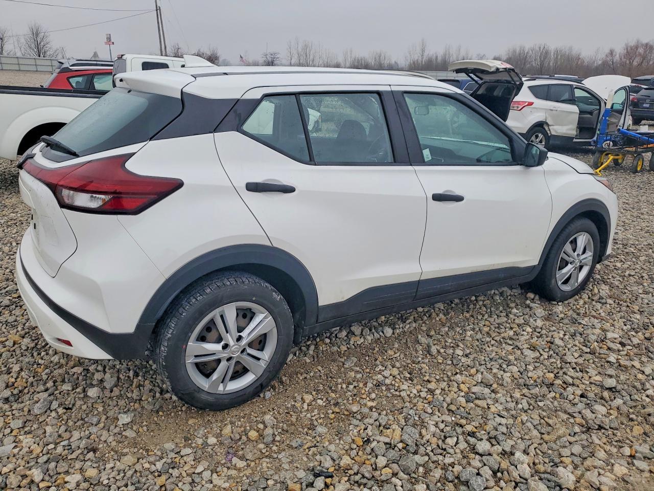 2022 NISSAN KICKS