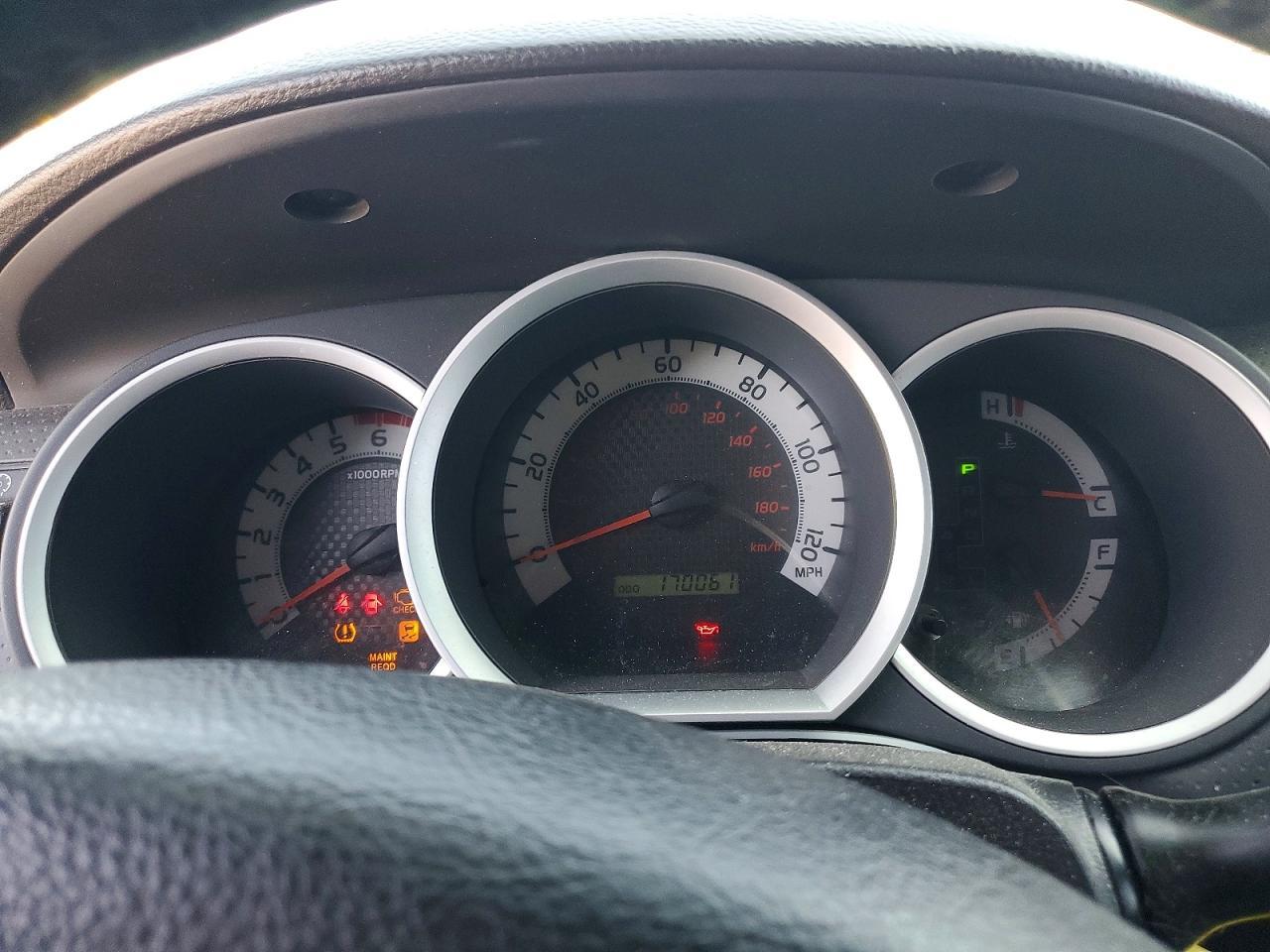 2011 TOYOTA TACOMA