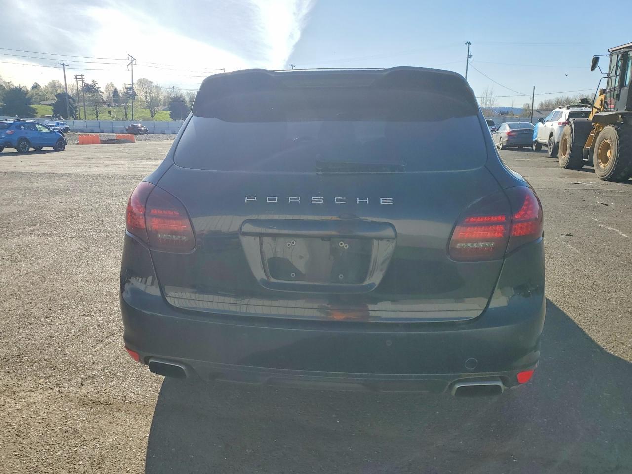 2012 PORSCHE CAYENNE