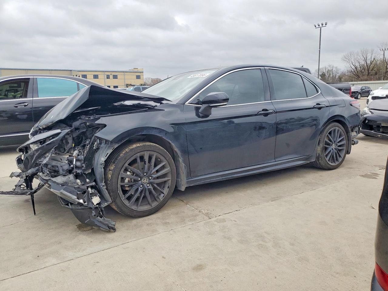 2024 TOYOTA CAMRY