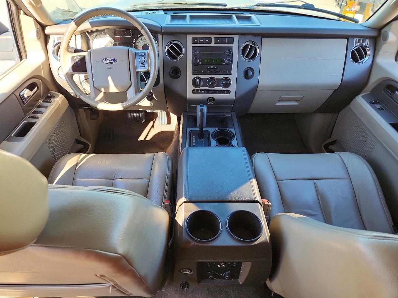 2011 FORD Expedition