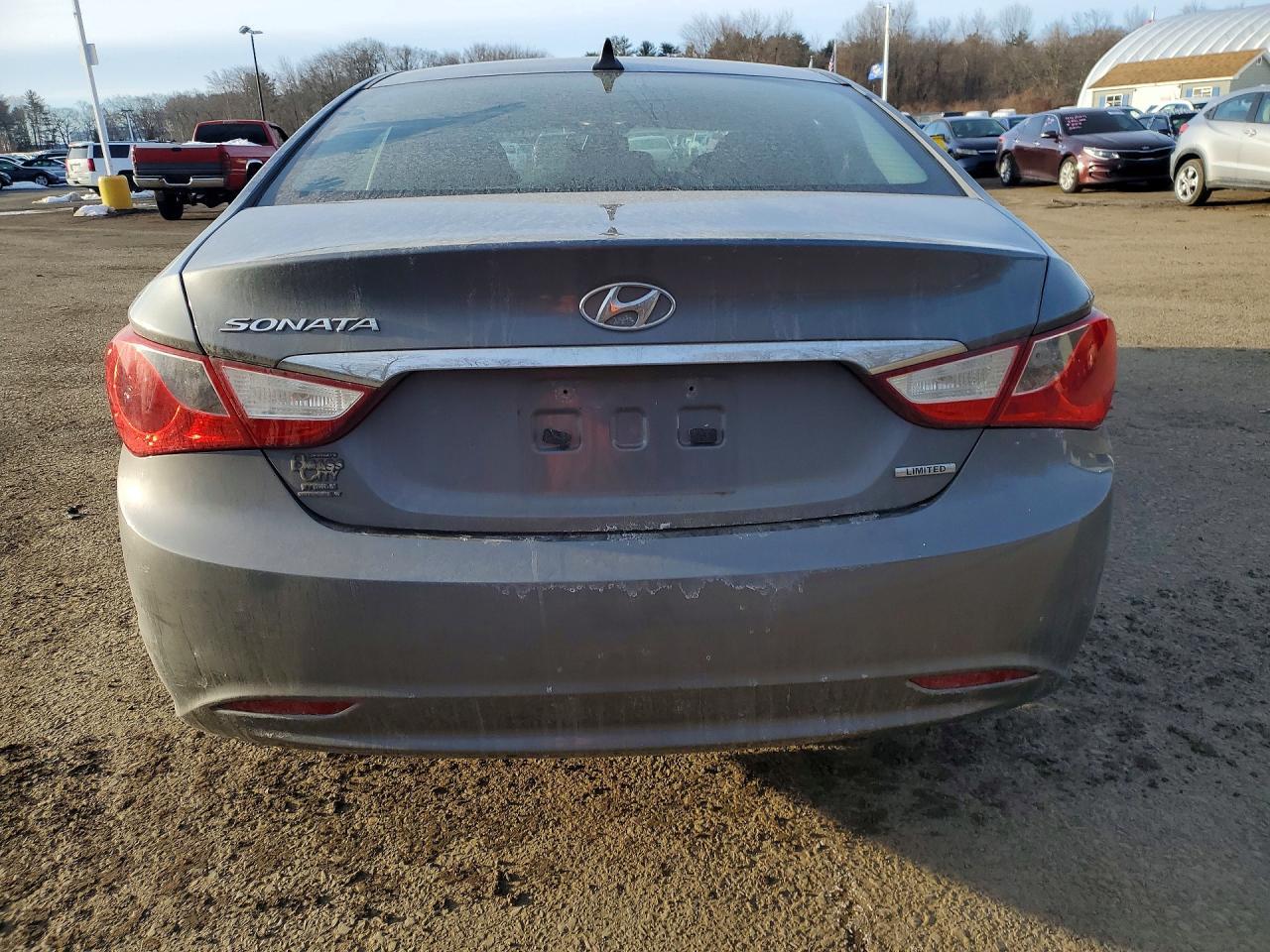 2011 HYUNDAI SONATA