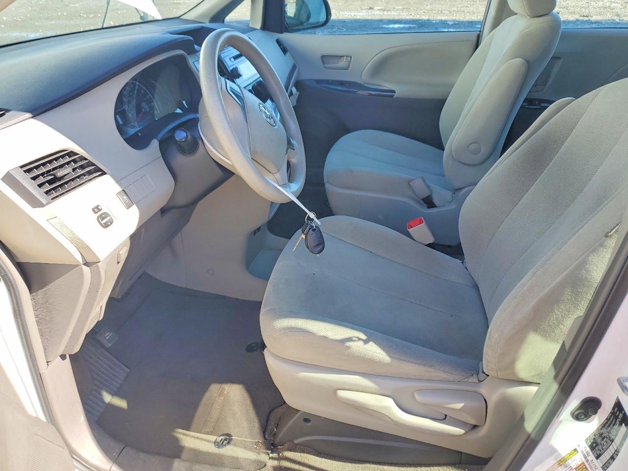 2014 TOYOTA SIENNA