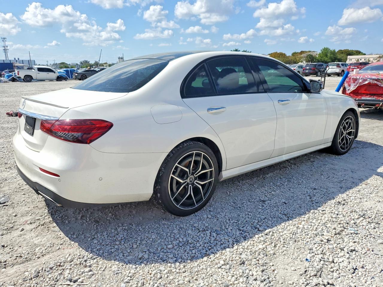 2022 MERCEDES-BENZ E-Class