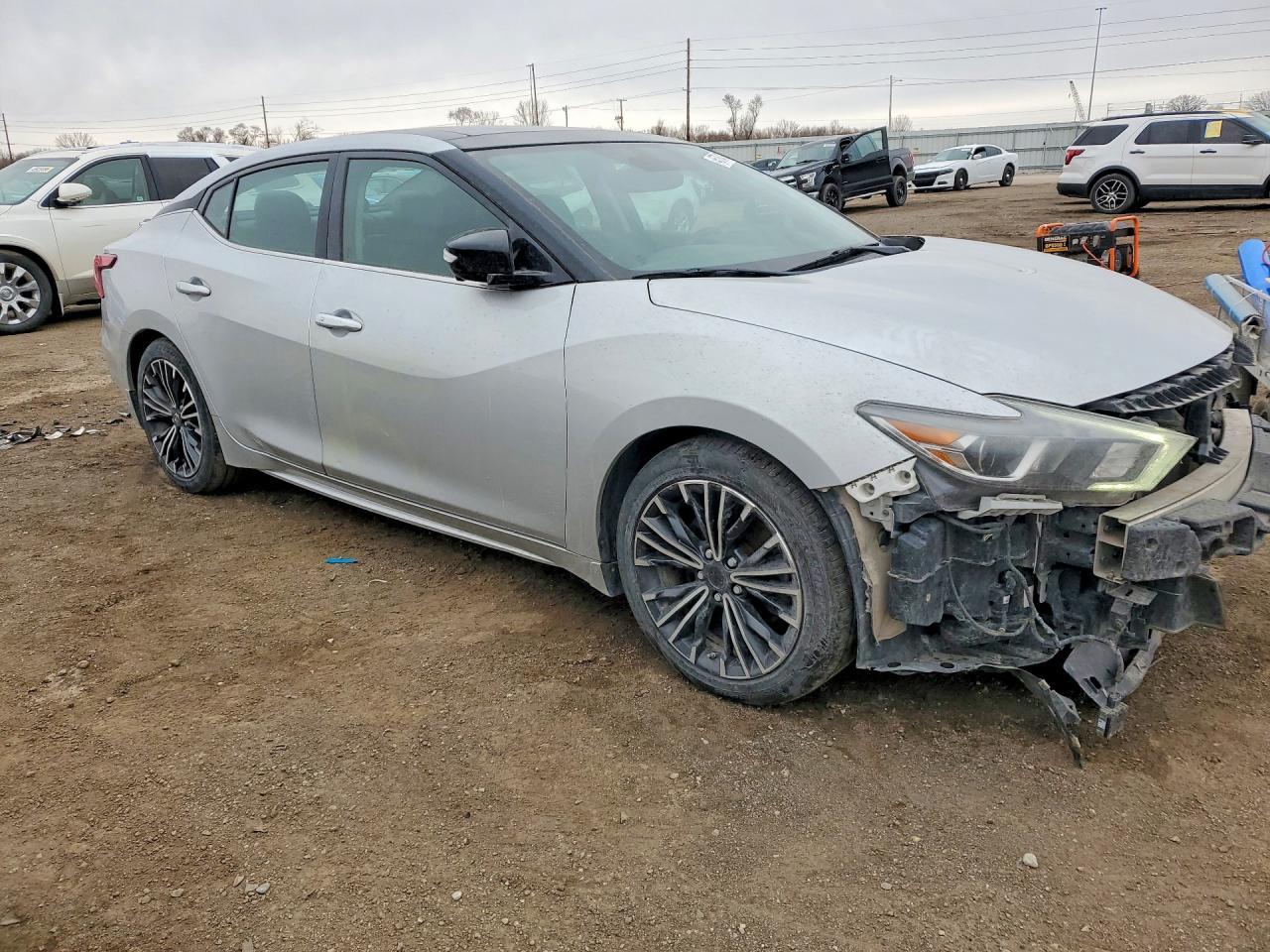 2017 NISSAN Maxima