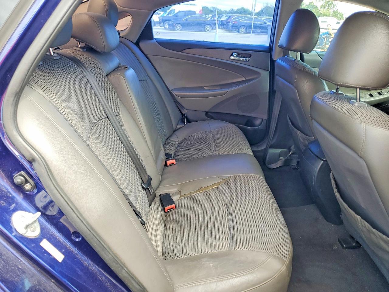 2011 HYUNDAI SONATA