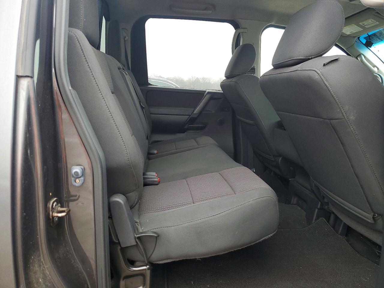 2012 NISSAN Titan